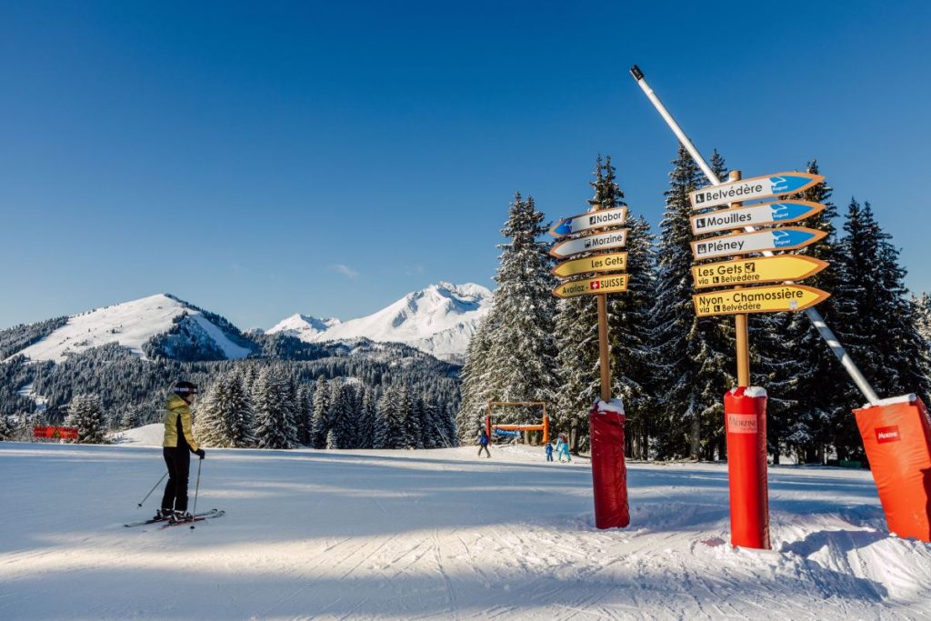 ski piste signs pleney morzine