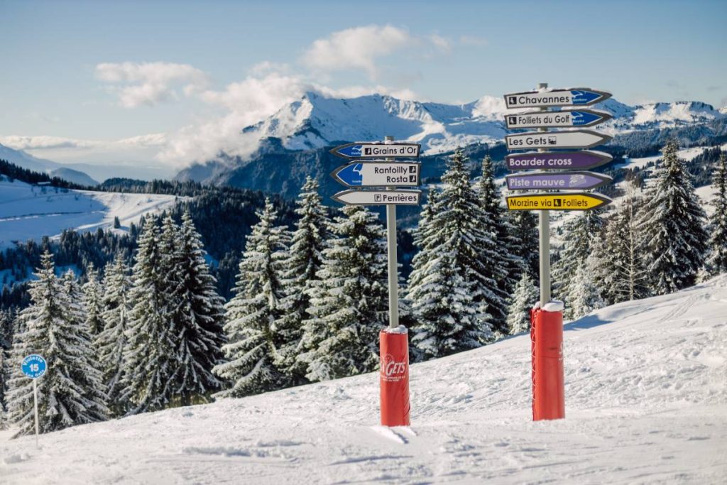 ski signs